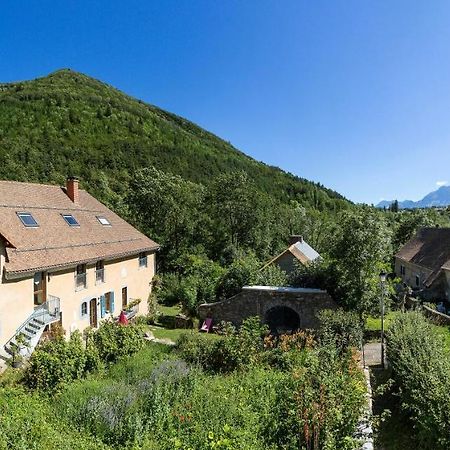 Отель La Grange De Brudour Aspres-les-Corps Экстерьер фото