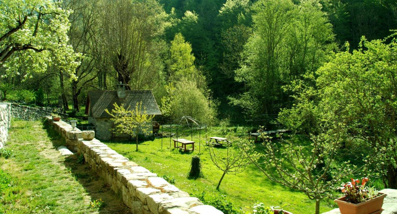 Отель La Grange De Brudour Aspres-les-Corps Экстерьер фото